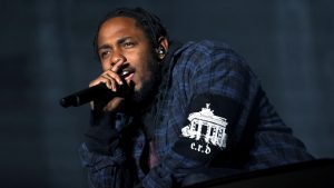 Read more about the article Kendrick Lamar Disses Drake And J. Cole On New Song