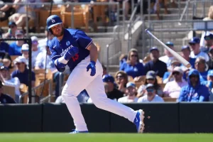 Read more about the article Max Muncy Will Be part of Dodgers on Flight to Korea Regardless of Sickness