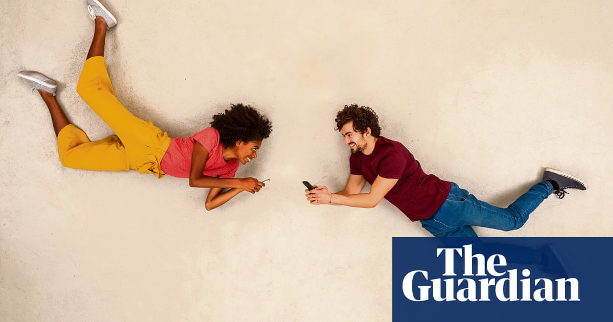 Read more about the article AI, algorithms and apps: can dating be boiled down to a science? – podcast – The Guardian