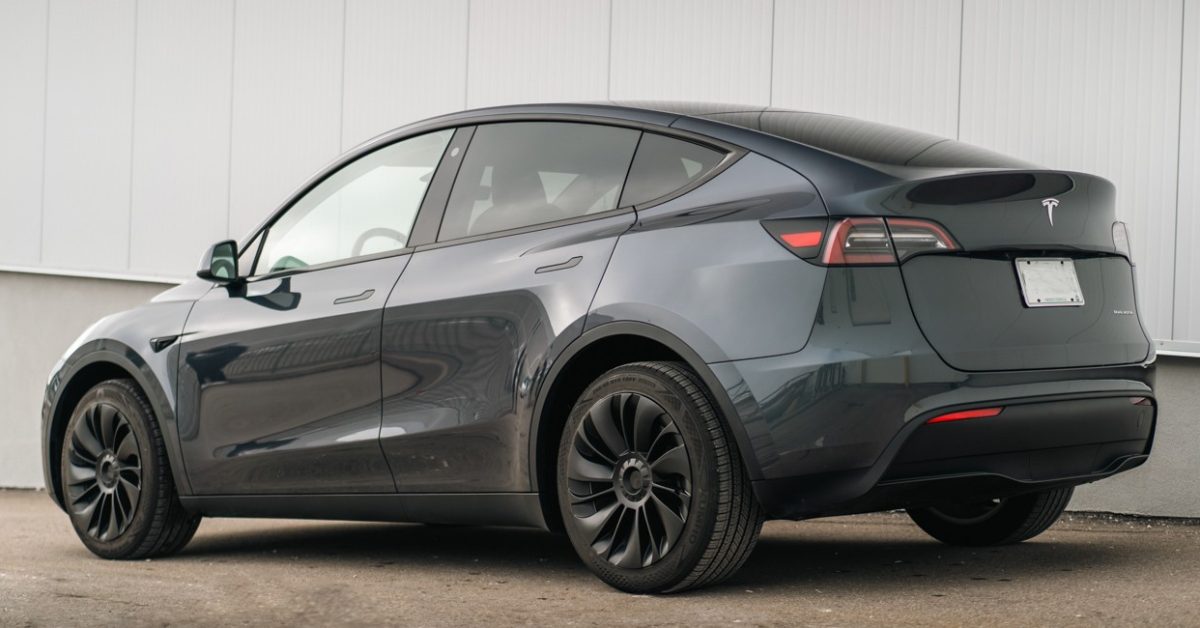 You are currently viewing Elon Musk reveals Tesla software-locked cheapest Model Y, offers 40-60 more miles of range – Electrek